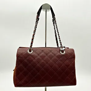 CHANEL Iridescent Caviar Quilted Small Chic Shopping Tote Dark Red LA20996