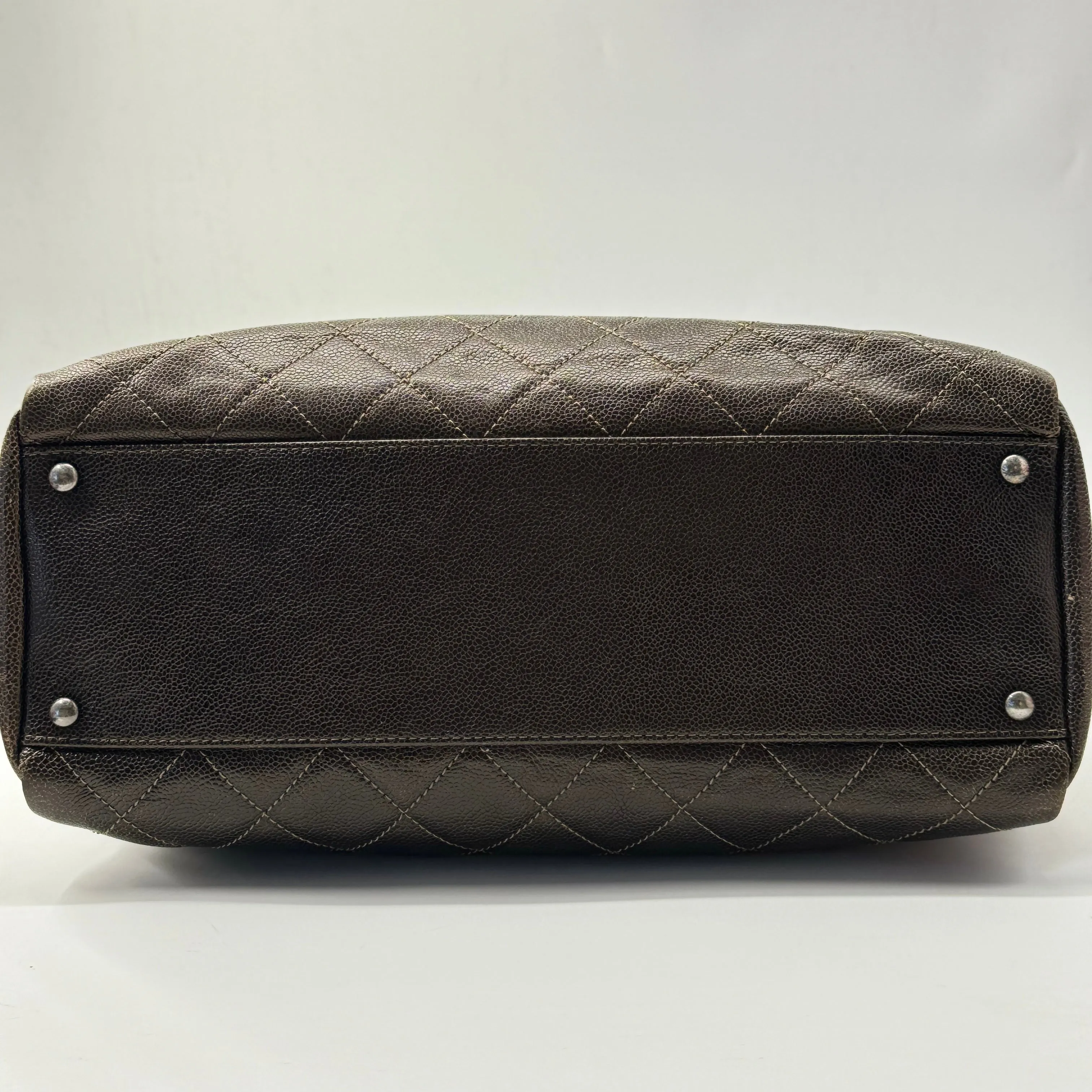 CHANEL Large Chic Caviar Shopping Tote