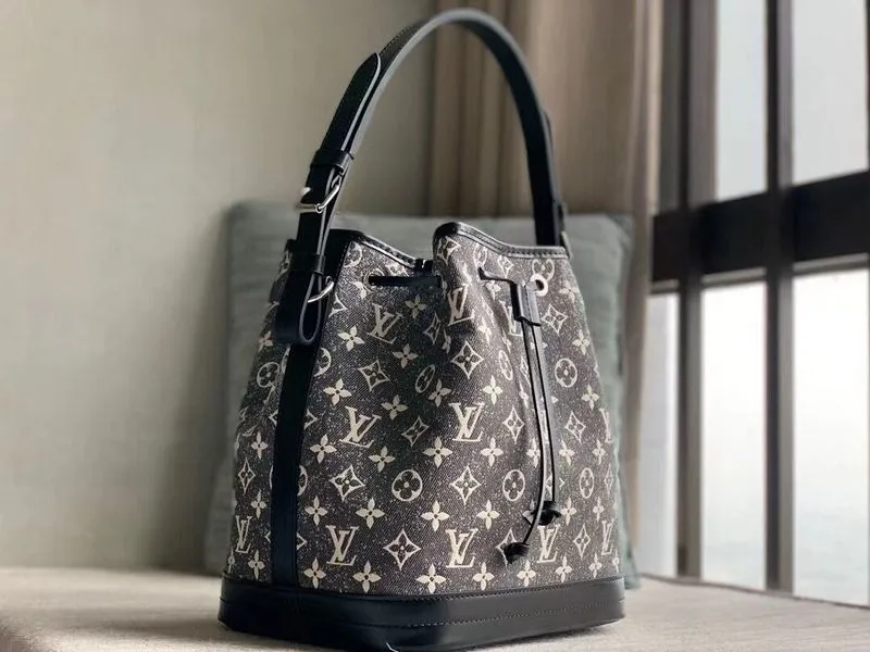 Chic 16023 Shops- Expansive catalogue Louis Franco Vuittons - 