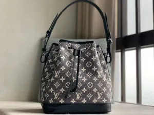 Chic 16023 Shops- Expansive catalogue Louis Franco Vuittons - 