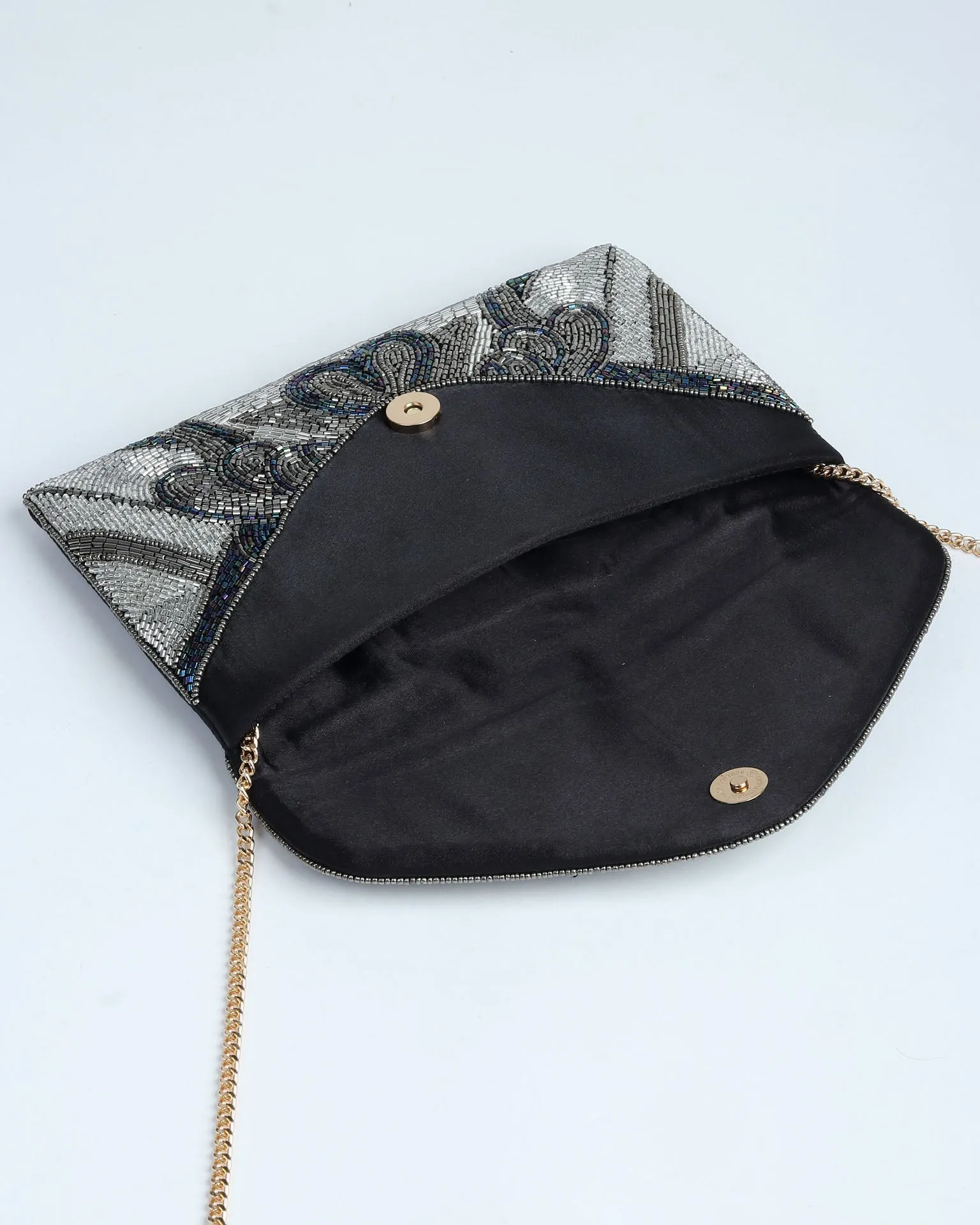 Chic Correspondence