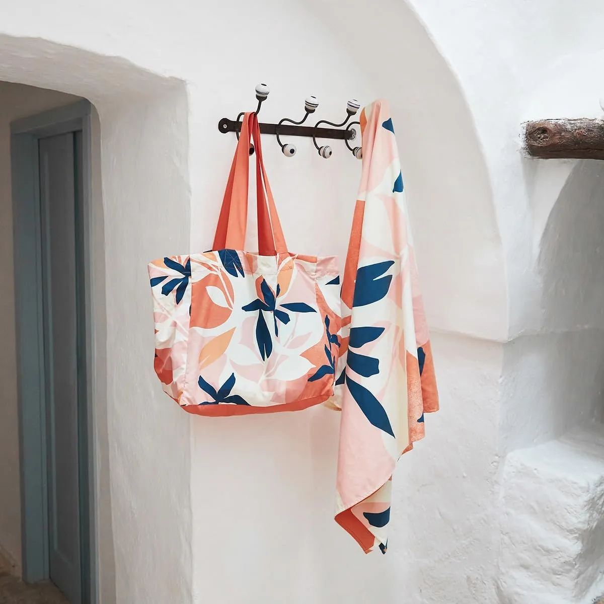 Dock & Bay Everyday Beach Tote Bag - Reusable Carrier Bag for Daily Use - Carries Up to 10kg - 100% Recycled Materials