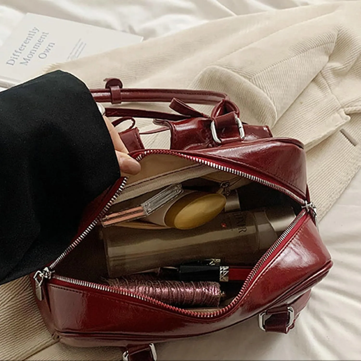 Elegant Bow Shoulder Tote Bag Women Stylish Crossbody Handbag Front Pockets Daily Commute Shopping