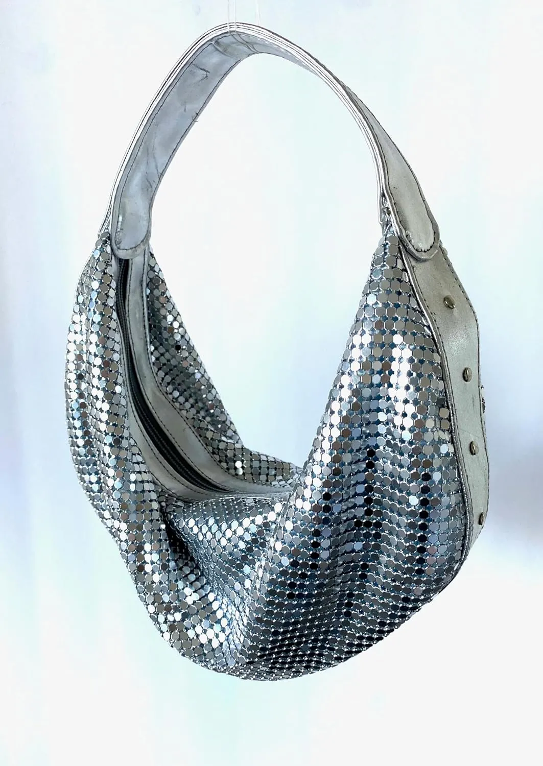 Elegant Vintage Hand Carry Evening Clutch Purse Women's Metal Mesh Hobo Bag for Cocktail Parties, Weddings, Prom & Banquets