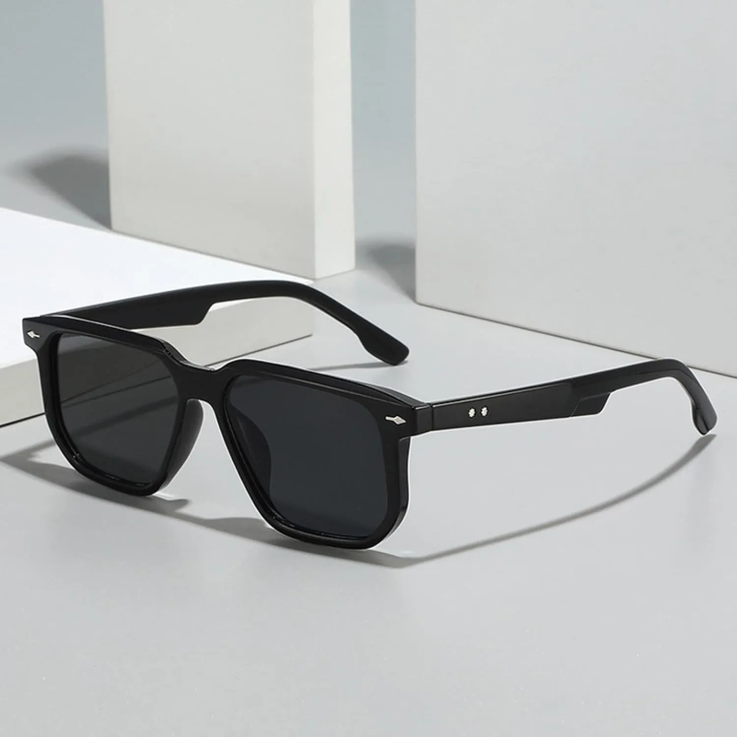 Fashion Women Luxury Sunglasses Retro Rivets Men Candy Color Uv400