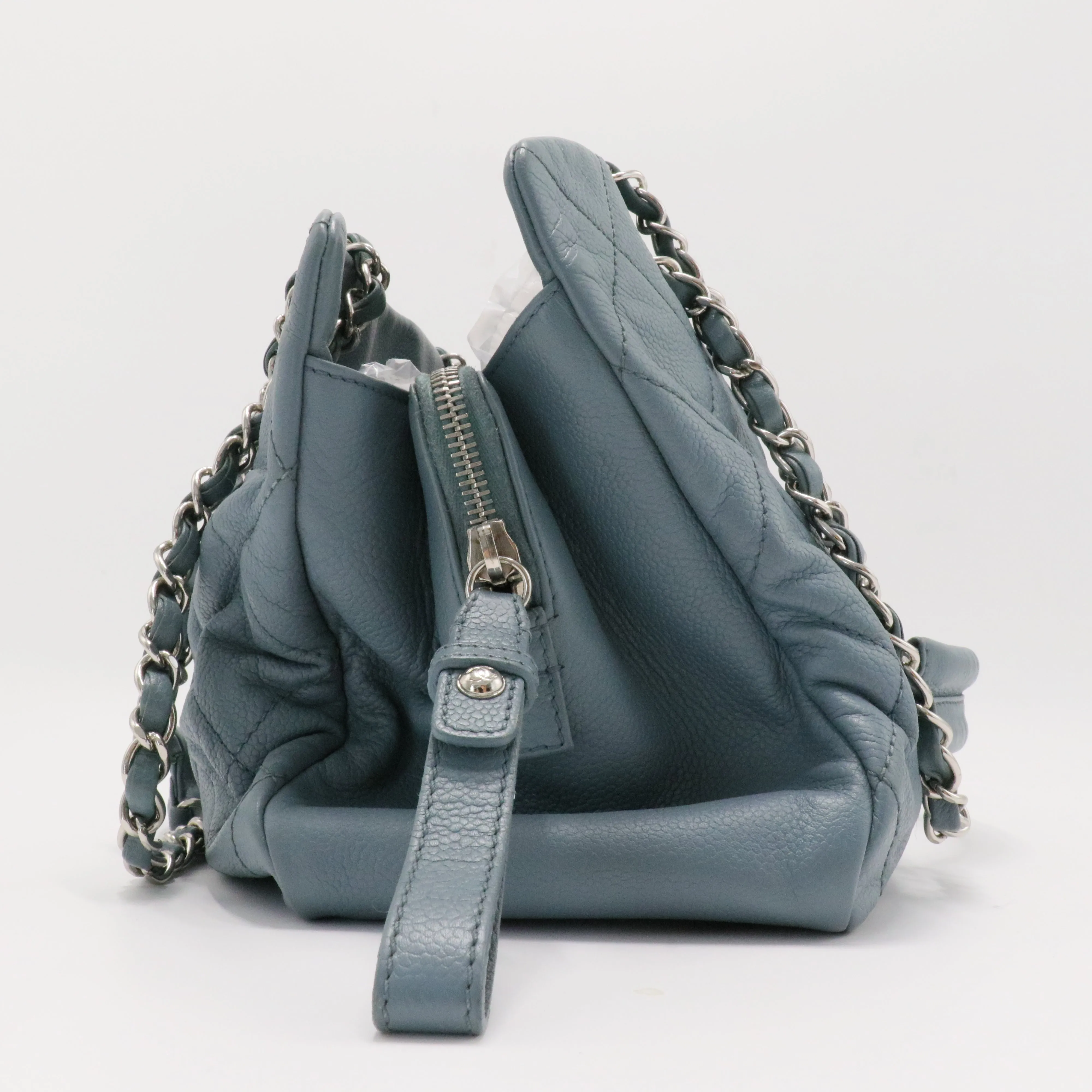 Grand Shopping Tote Quilted Caviar