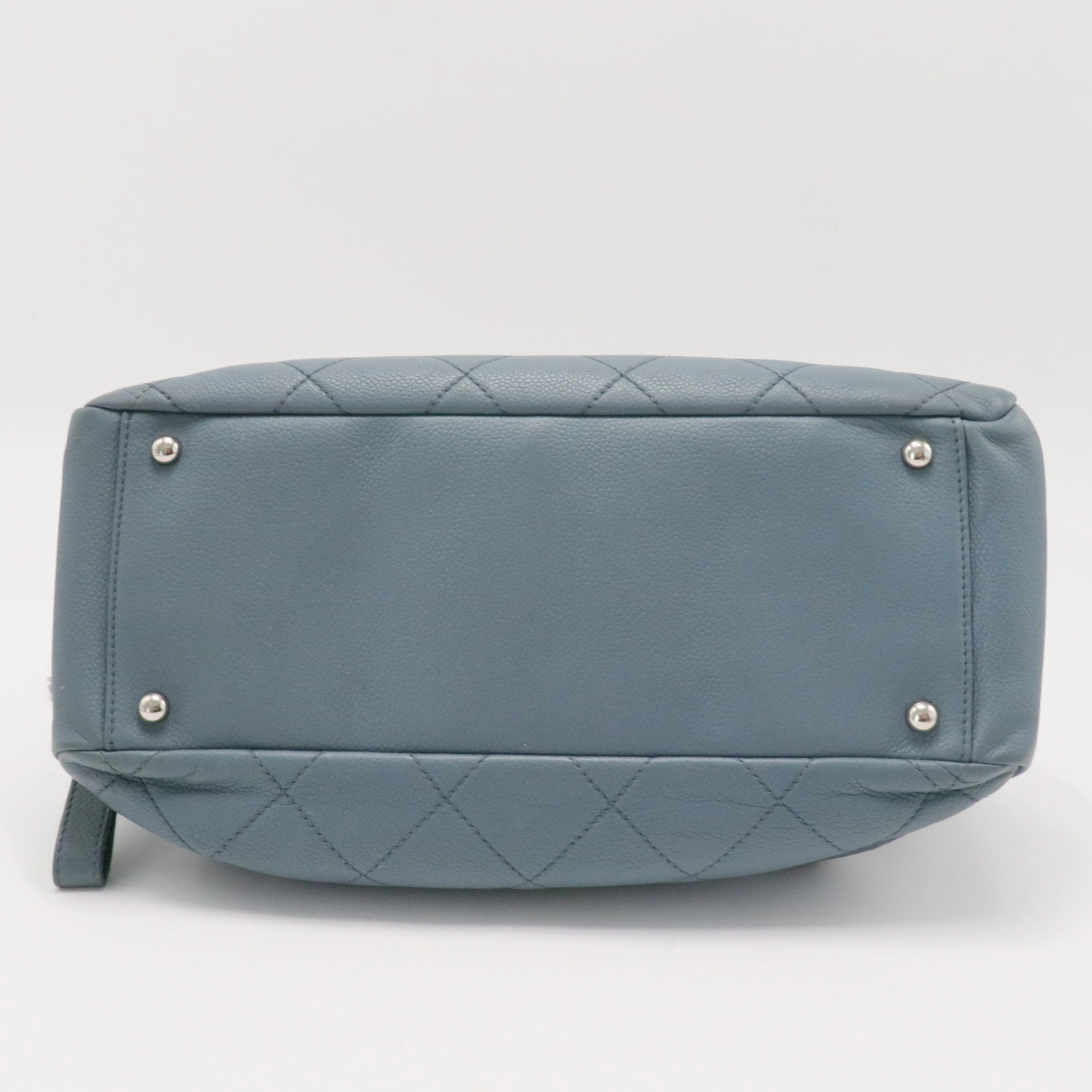 Grand Shopping Tote Quilted Caviar