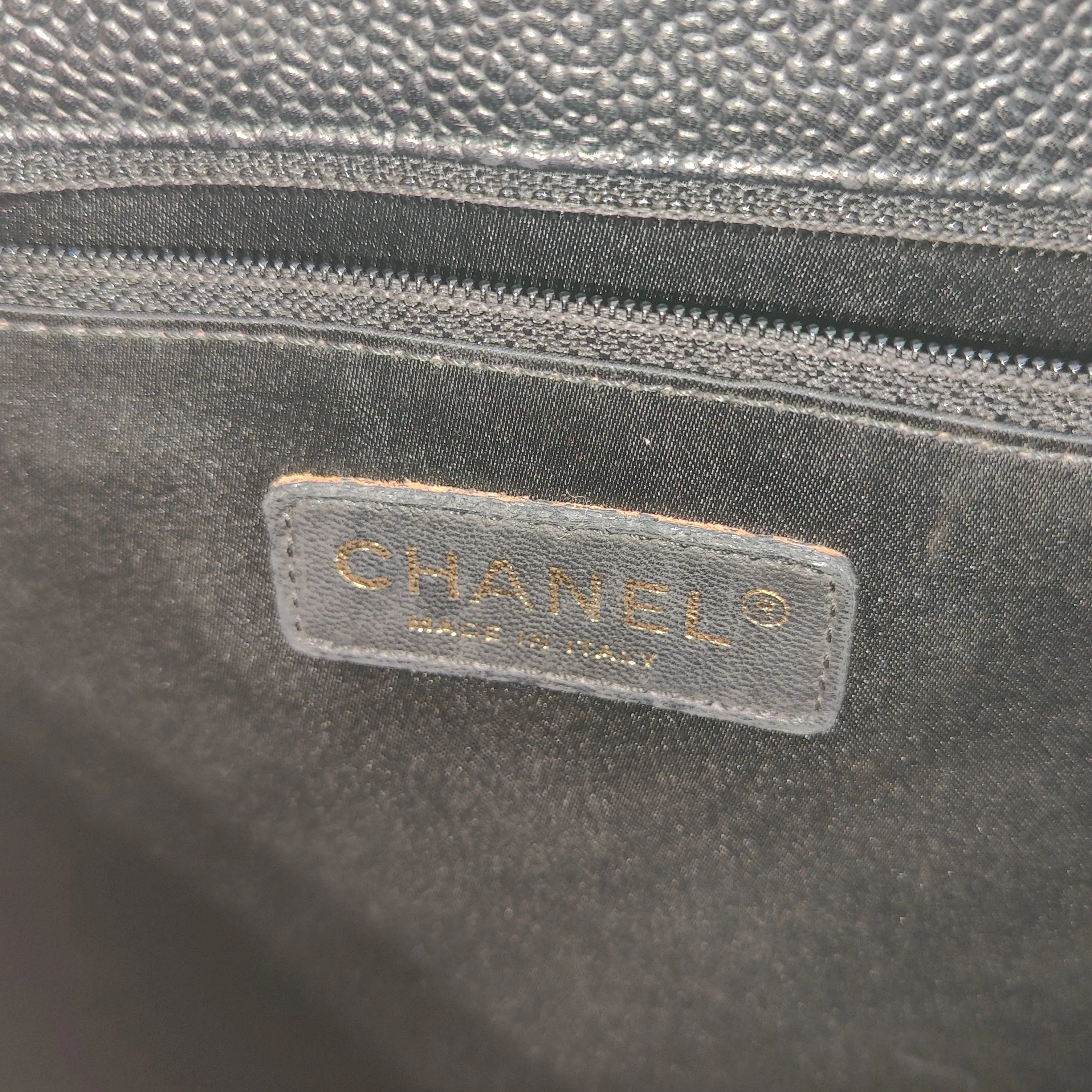 Grand Shopping Tote Quilted Caviar