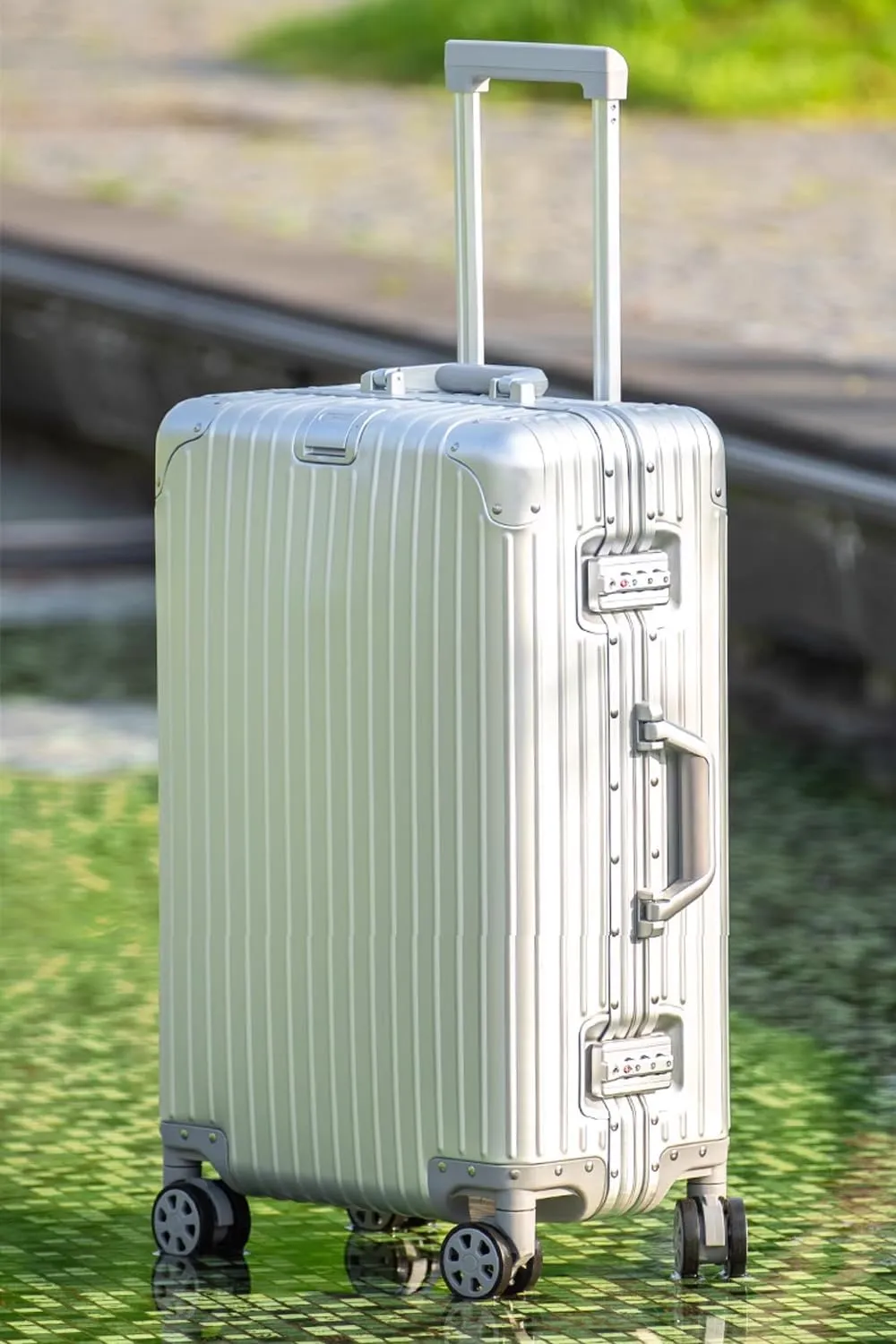 HotWay 20 Inch All Aluminum Carry On Luggage with Wheels, Hard Shell Zipperless Suitcase with TSA Locks, Silver Travel Luggage (22x14x9 Airline Approved)