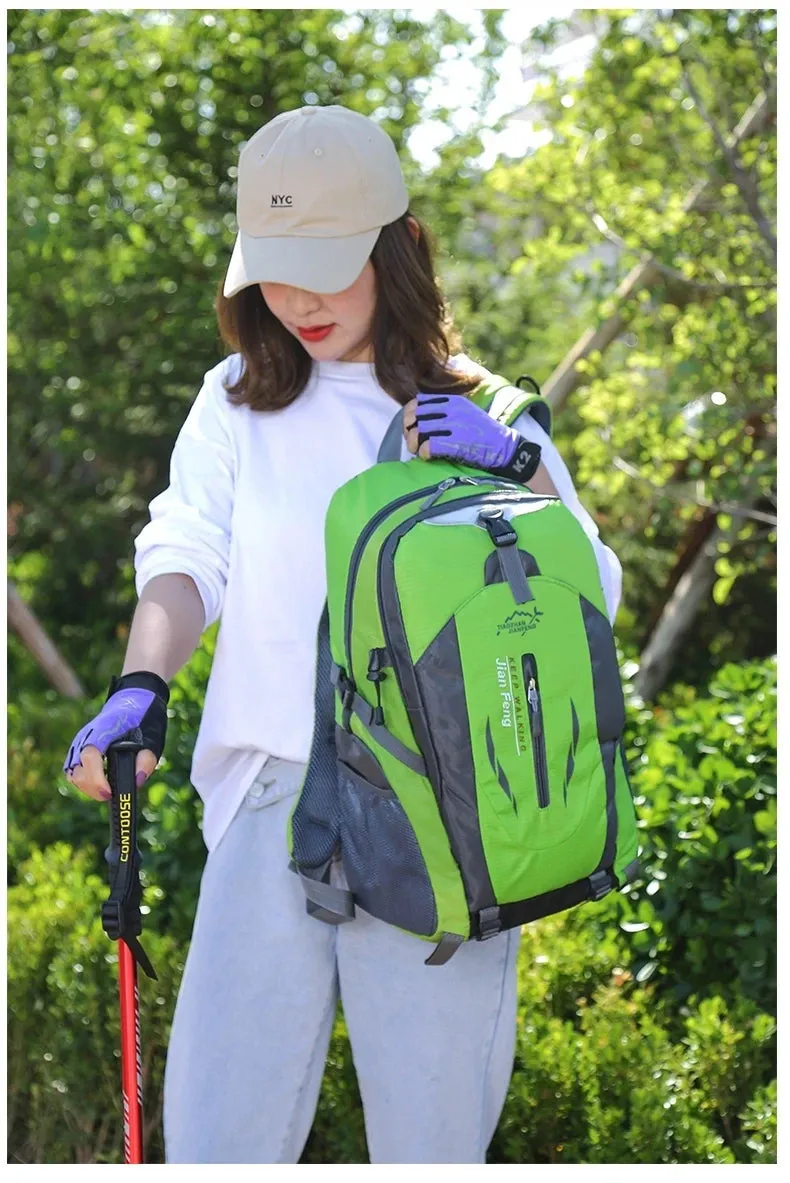 Outdoor Travel Backpack Big Capacity Fashion Travel Backpacks Men Climbing Travel Backpack Classic Sport Travel Backpacks