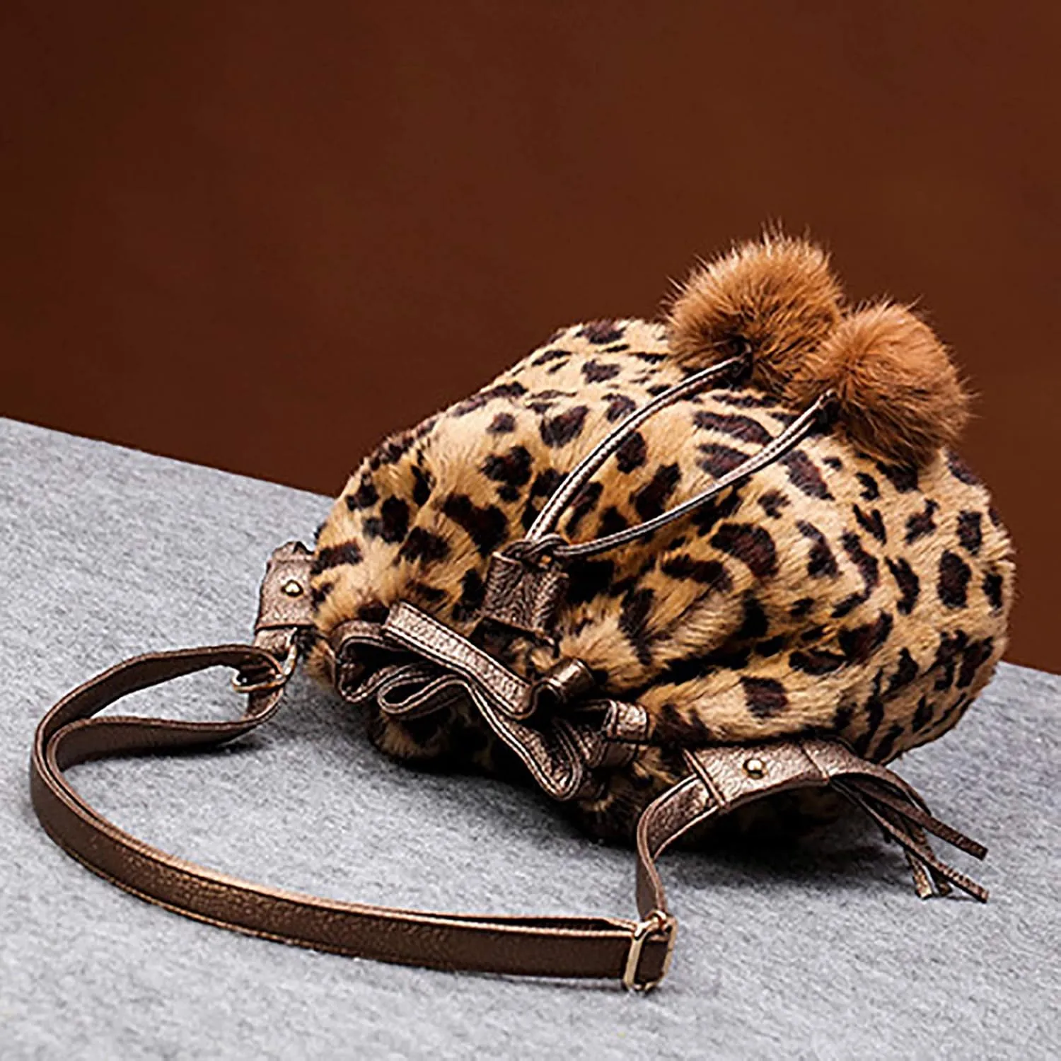 Plush Bucket Handbag Faux Fur Drawstring Fluffy Crossbody Bag Handle Shoulder Tote Bag