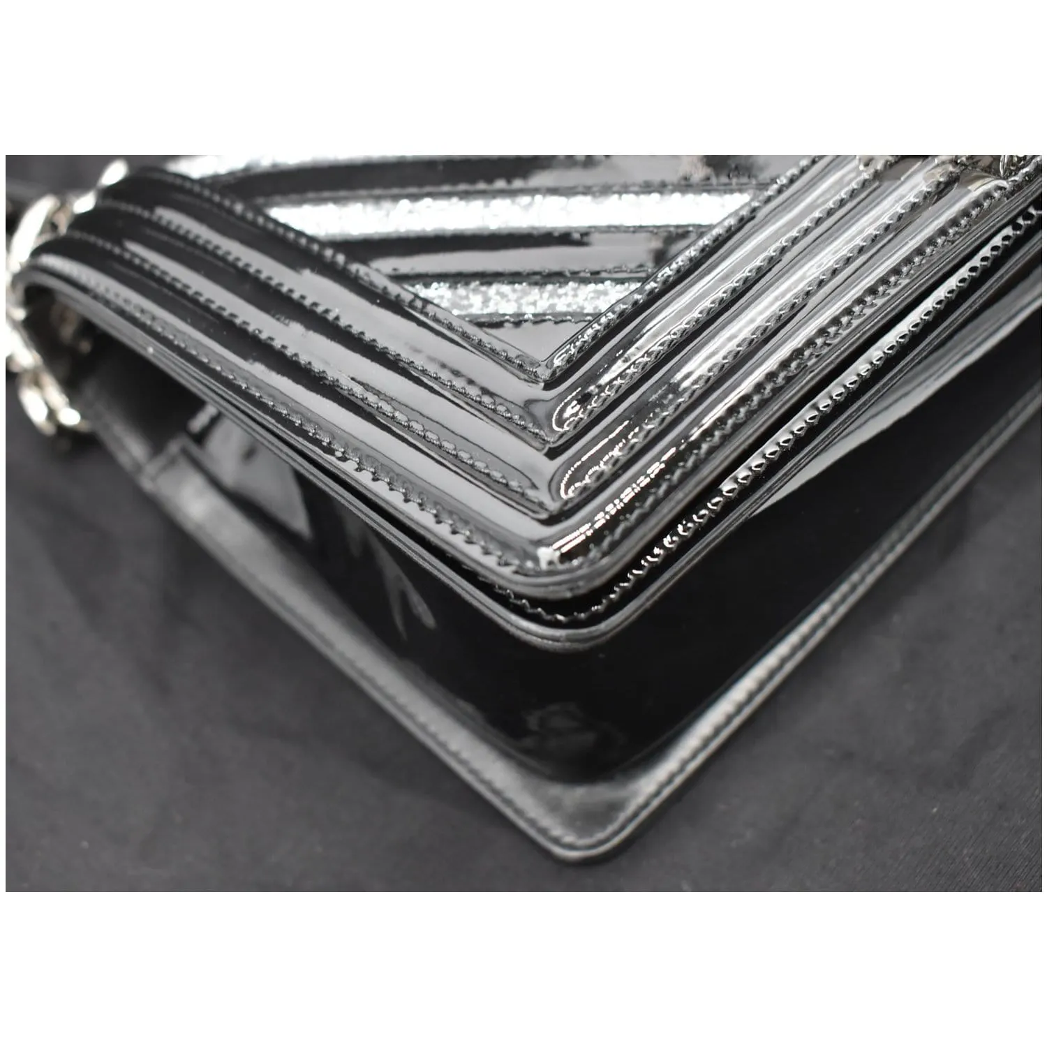 PVC Black Shoulder Medium Chevron VIP offer Bag Glitter CHANEL Boy Global reach Patent