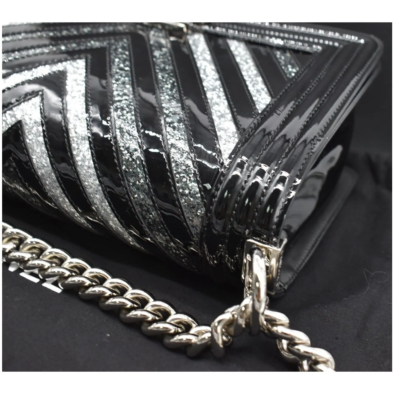 PVC Black Shoulder Medium Chevron VIP offer Bag Glitter CHANEL Boy Global reach Patent