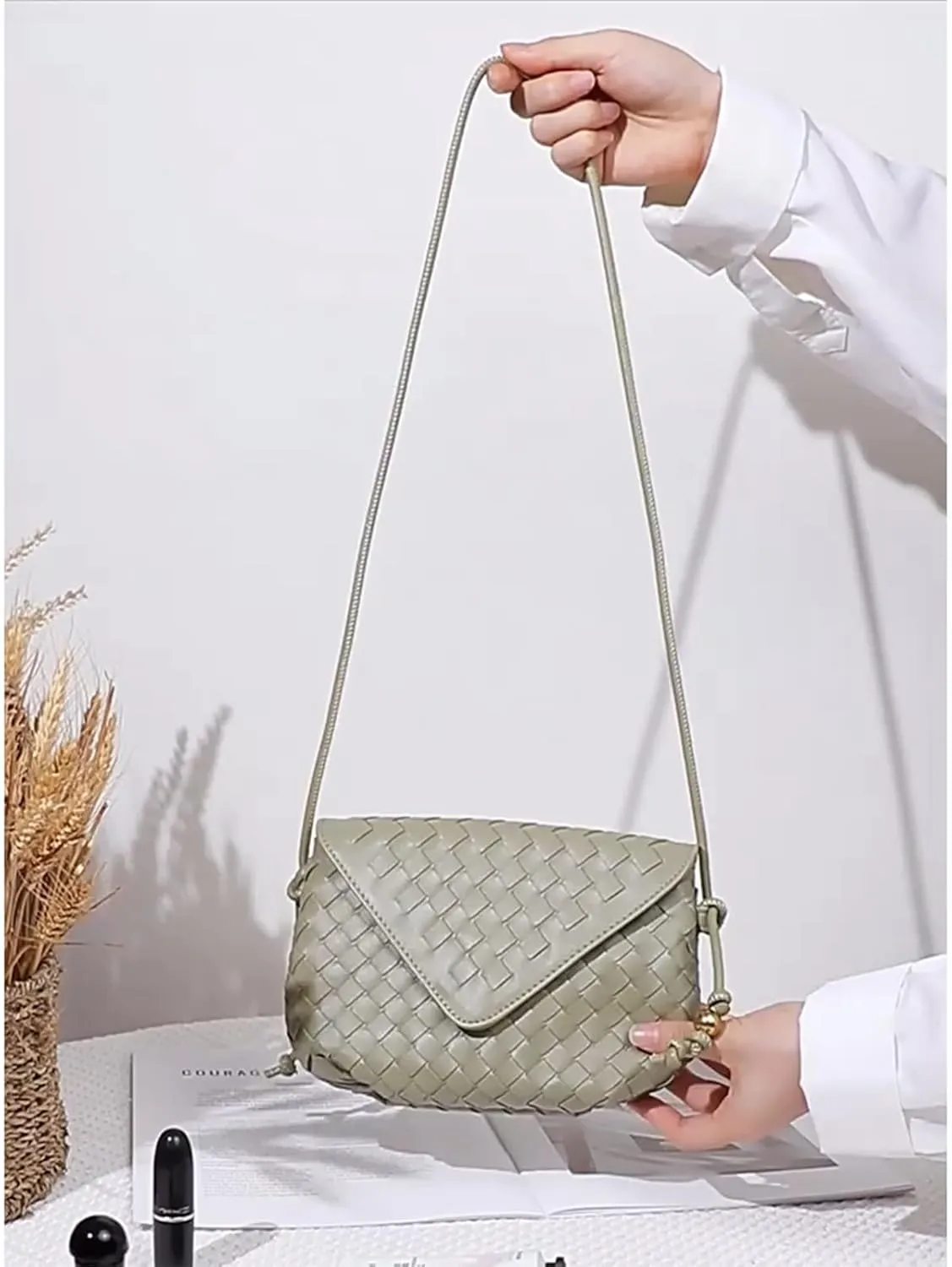 Small size woven luxury women's satchel, mini clamshell portable adjustable age-reducing travel daily shoulder bag