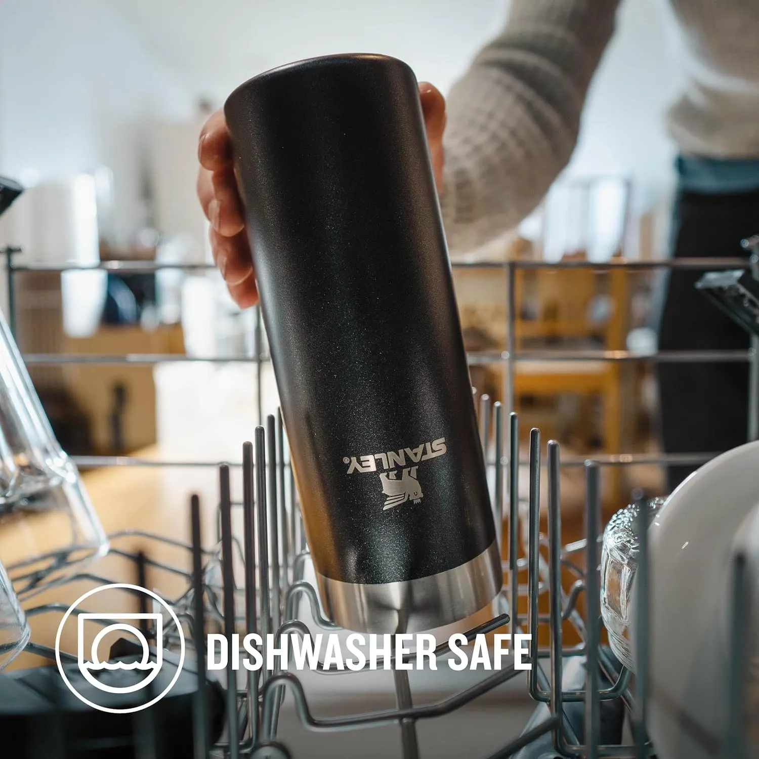 Stanley Aerolight Transit Travel Mug 0.47L - Keeps 6 Hours Hot - 8 Hours Cold - Dishwasher Safe - Leakproof - Car Cup Holder Compatible - Insulated Coffee Cup - Black Metallic