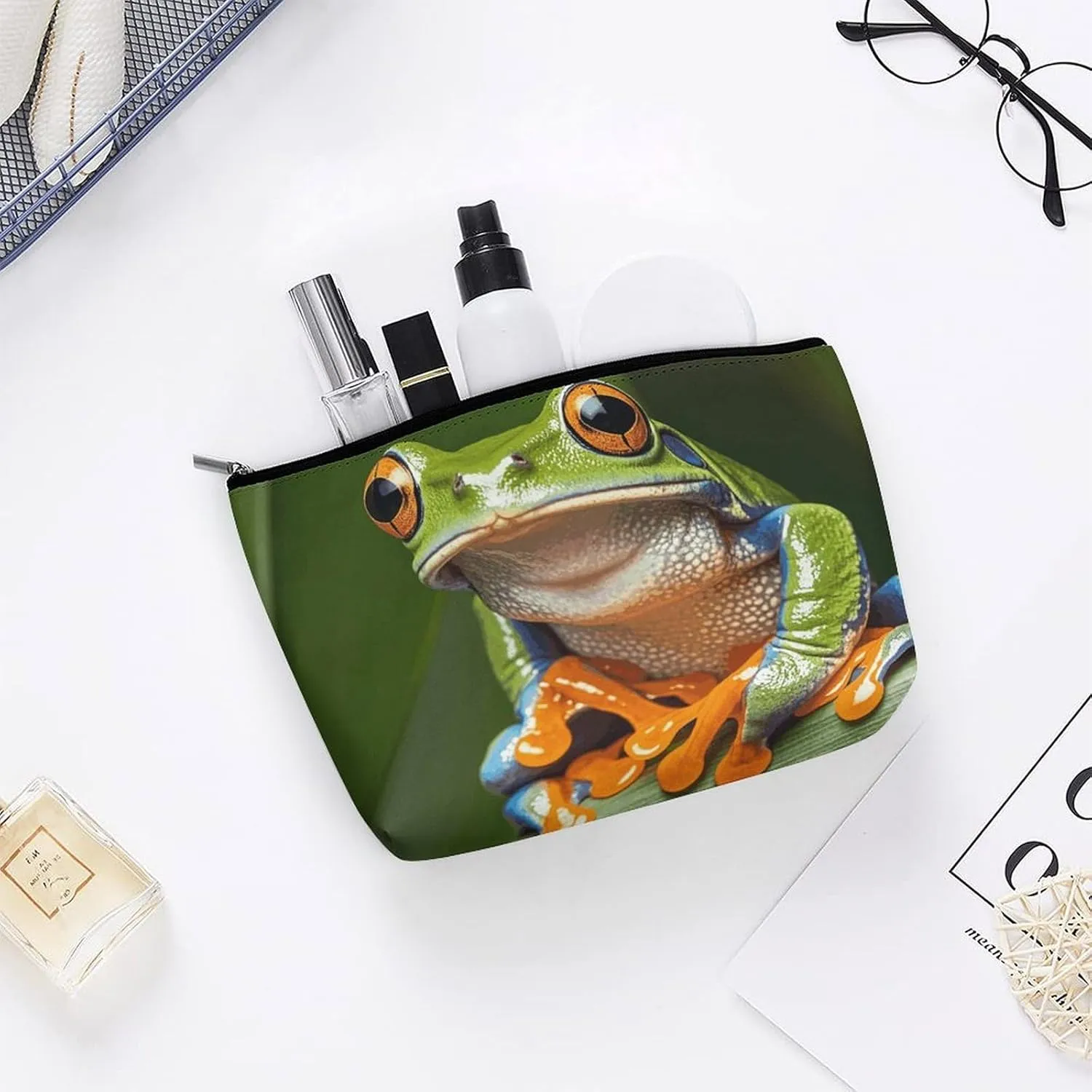Toiletry Bag for Women Peace Tree Frog Cosmetic Bag Portable Capacity Travel Makeup Bags with Zipper Lightweight Cute Beauty Makeup Organizer for Traveling, Accessories, Essentials