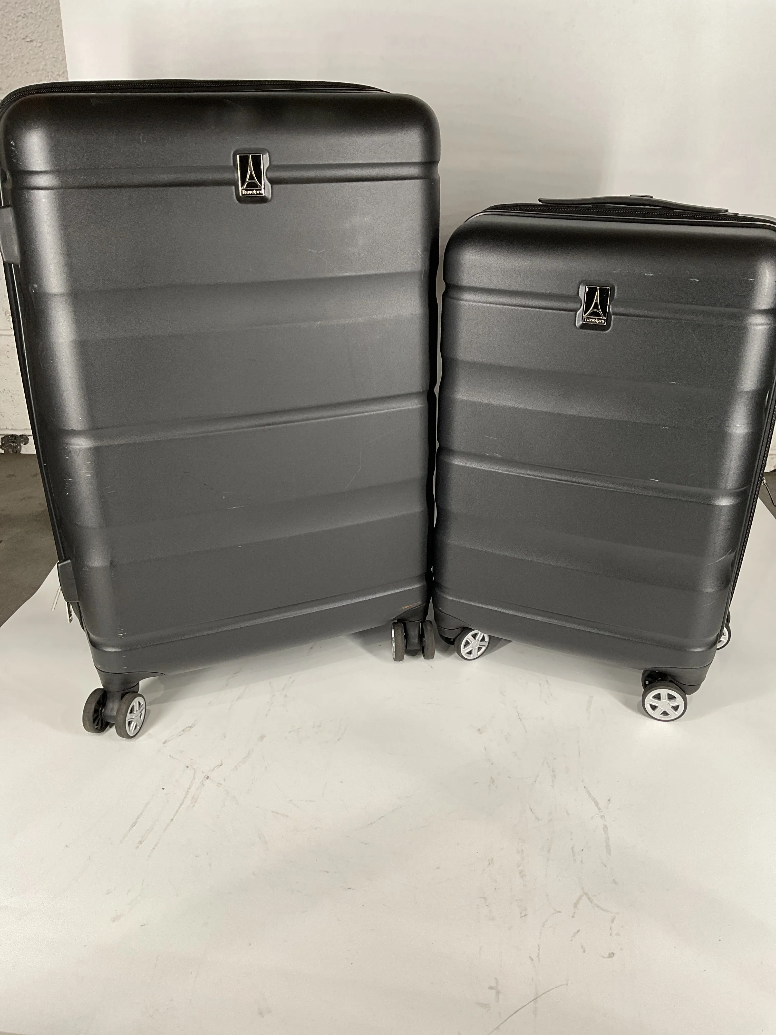 Travelpro Runway Hardside 2-Piece Expandable Spinner Set (20/25") - Black/2-Piece Set (20/25)