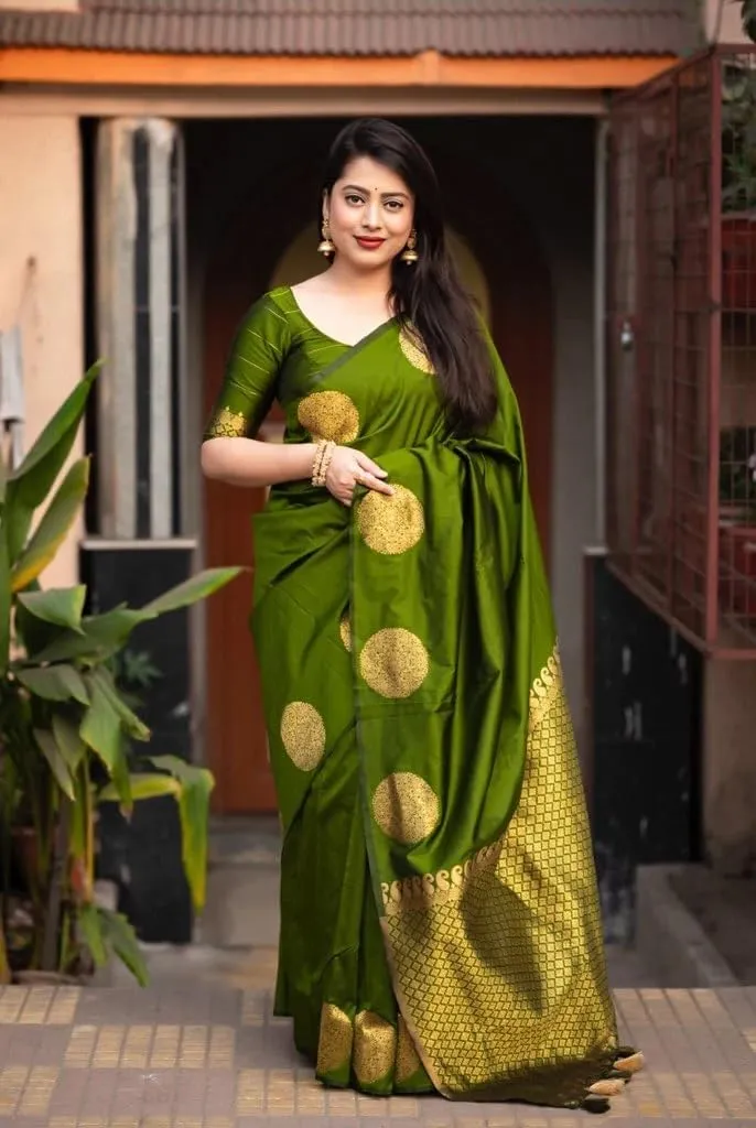 Women's Kanjivaram Soft Pure Silk Banarasi Sarees With Blouse Piece