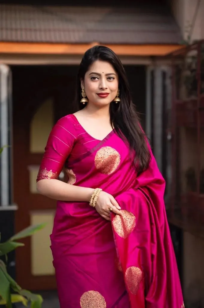 Women's Kanjivaram Soft Pure Silk Banarasi Sarees With Blouse Piece