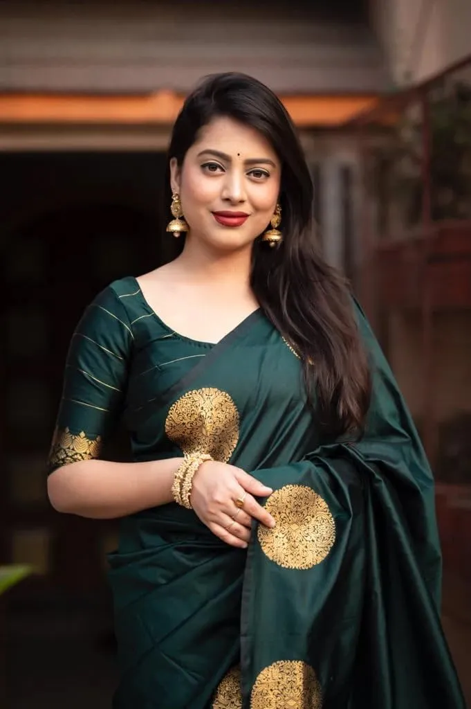 Women's Kanjivaram Soft Pure Silk Banarasi Sarees With Blouse Piece